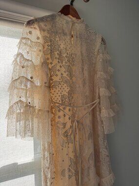 Needle & Thread gorgeous ivory colored lace dress in EUC